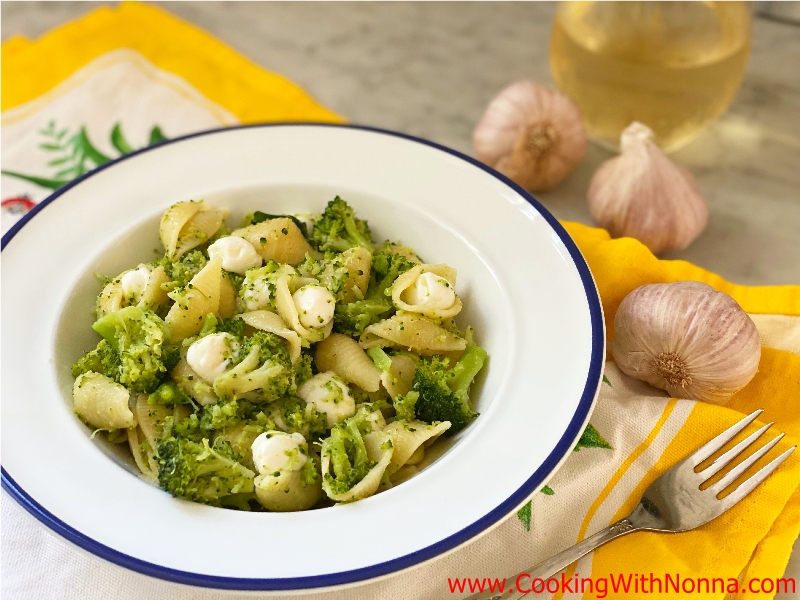 Broccoli & Shells with Mozzarella Pearls Broccoli & Shells with Mozzarella Pearls