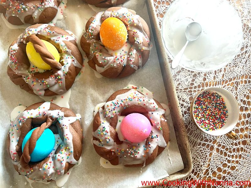 Chocolate Easter Bread Baskets