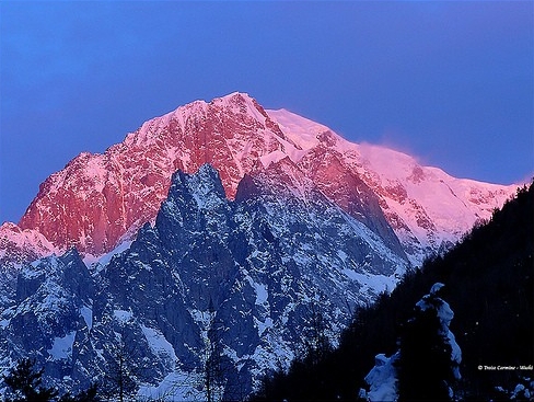 La Grolla Valdostana - Guida Turistica Valle d'Aosta