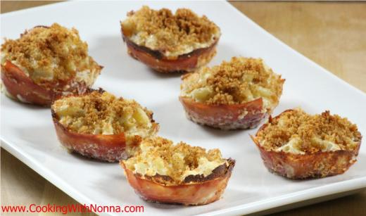 Baked Macaroni & Cheese in Prosciutto Cups
